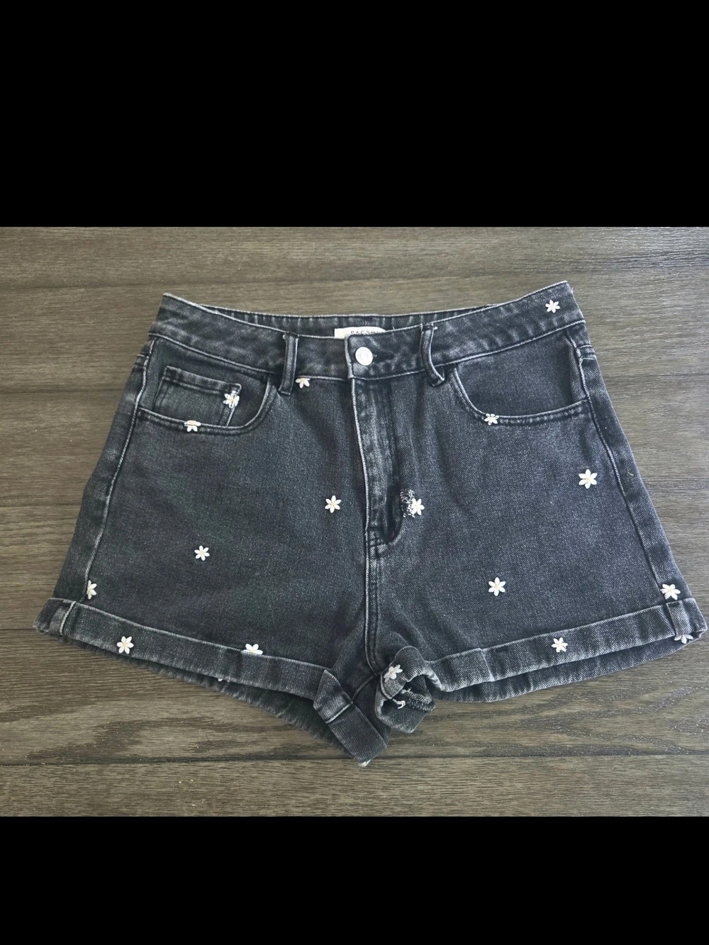 Pacsun Mom Shorts Black Denim Jean with Embroidered Daisies Size 29